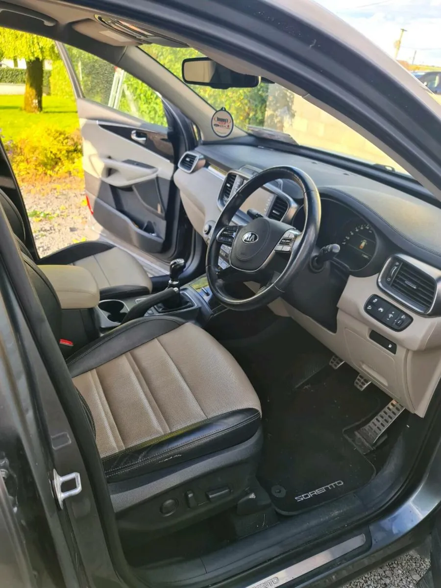 Kia sorento 2018 - Image 3