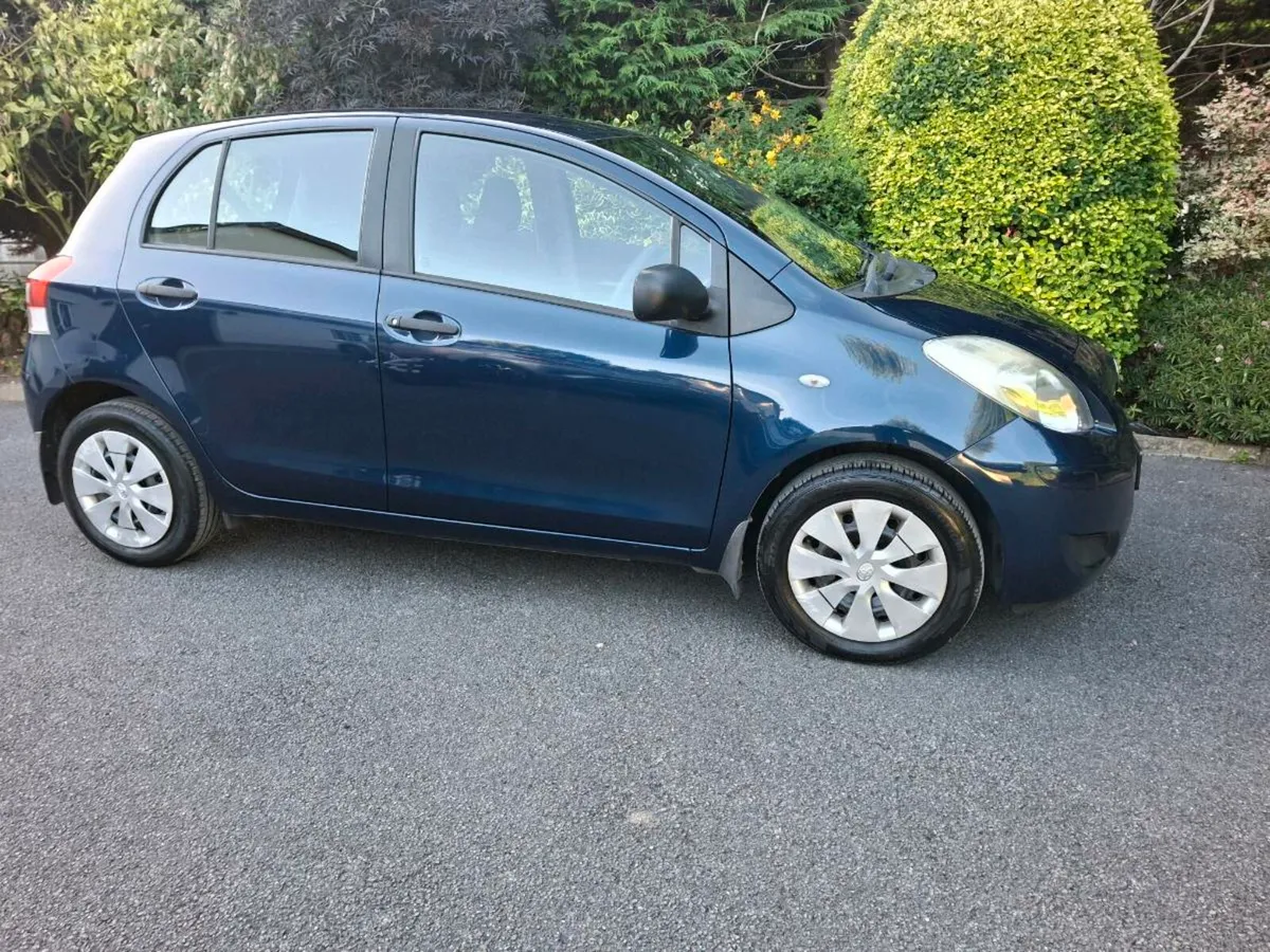 Toyota Yaris 2010 - Image 2