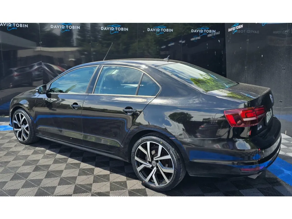 Volkswagen Jetta 2.0 TDI Manual Upgraded Alloys - Image 3