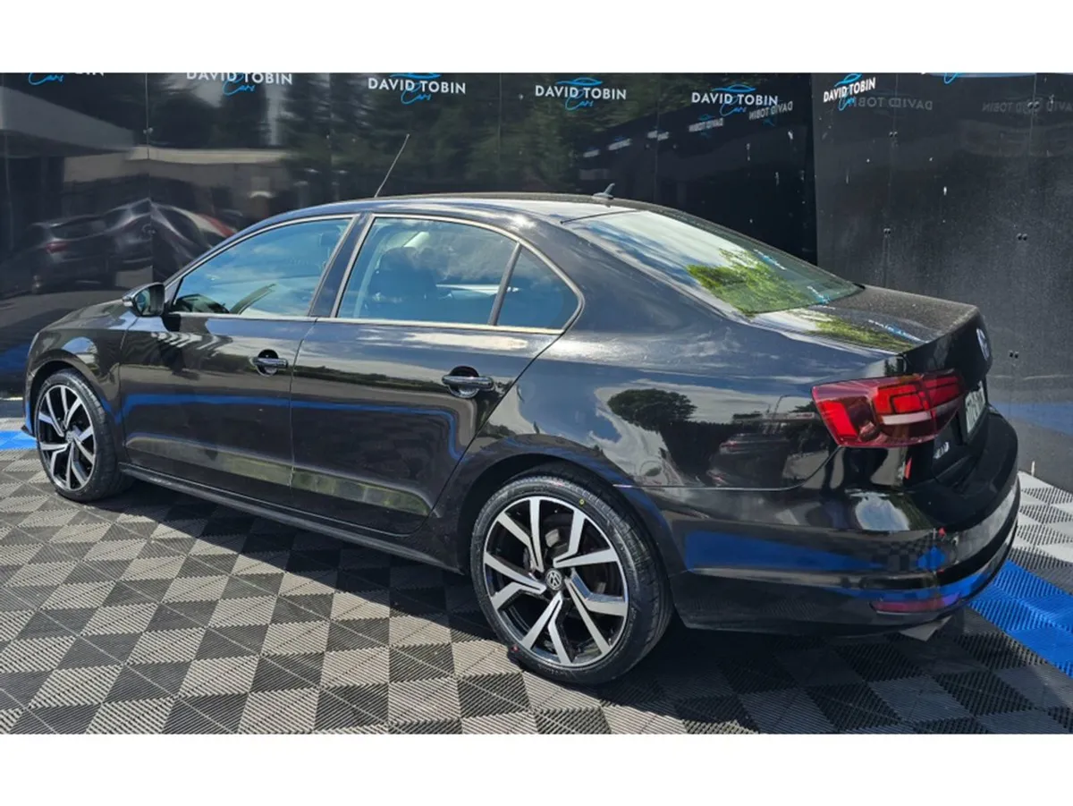 Volkswagen Jetta 2.0 TDI Manual Upgraded Alloys - Image 4