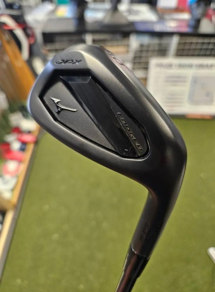 Mizuno Jpx 2025 Forged Black Irons - Image 3