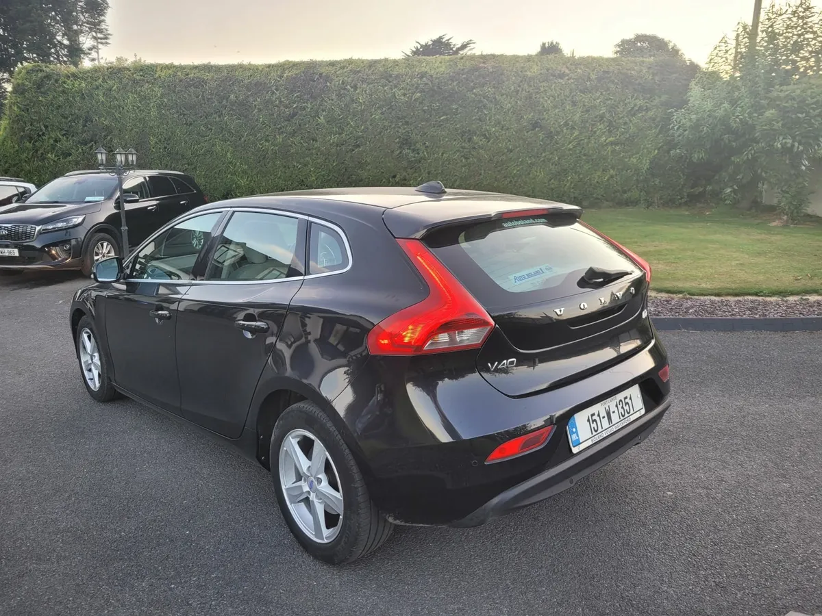 2015 VOLVO V40 1.6 DIESEL - Image 3