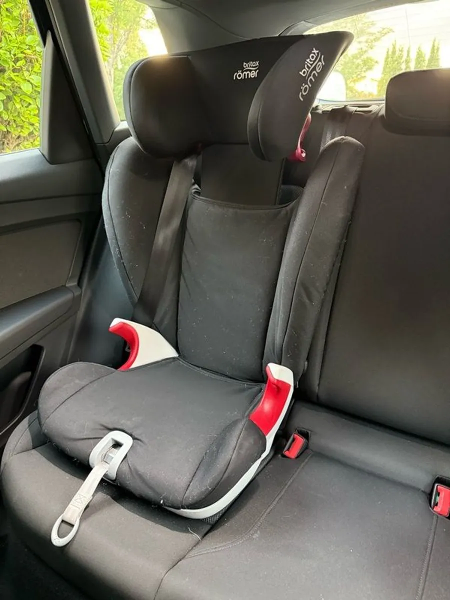 Car Seat - Image 1