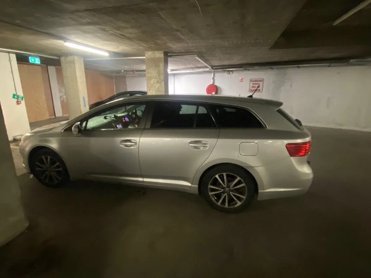 Toyota Avensis 2012 - Image 3