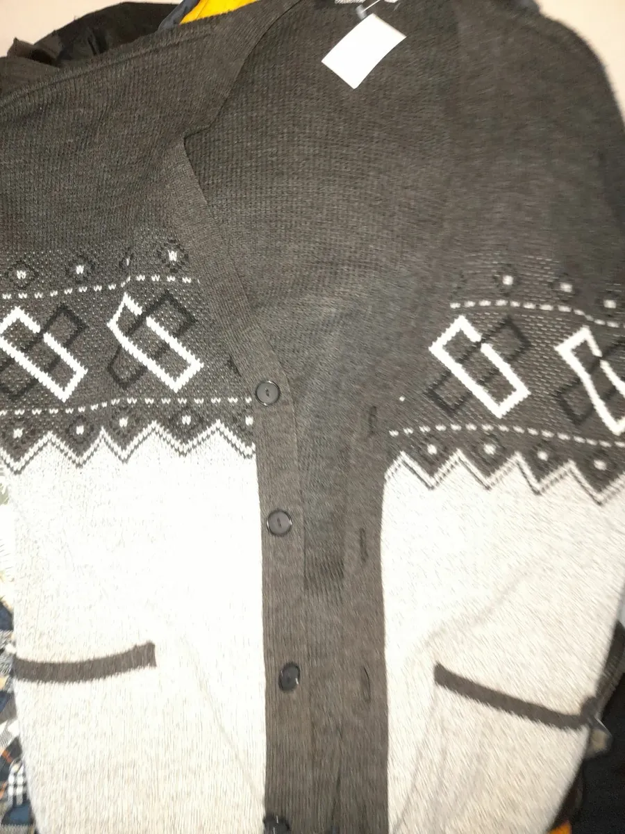 Mans Cardigan ,  tee. Top - Image 3