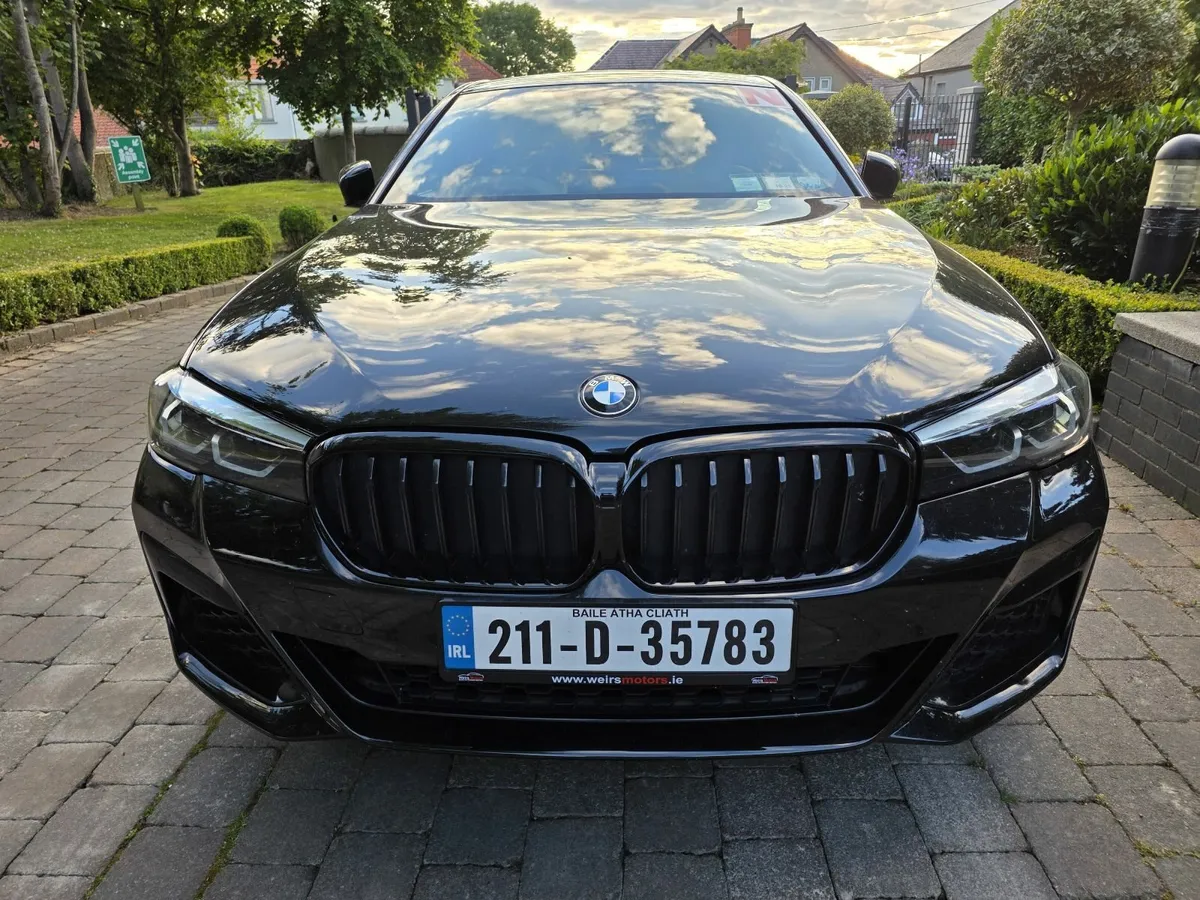 BMW 5 Series 530e MSport - Shadowline Trim - Image 1