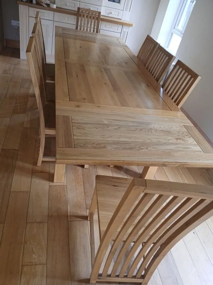 8 solid oak kitchen chairs. - Image 1