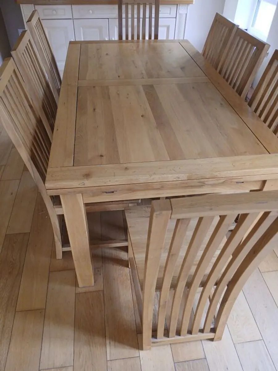 8 solid oak kitchen chairs. - Image 3