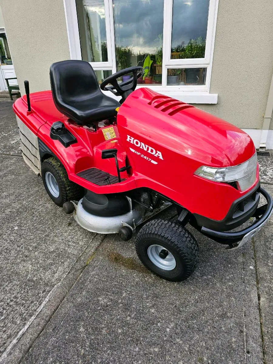 Honda HF2417 ride on mower - Image 3