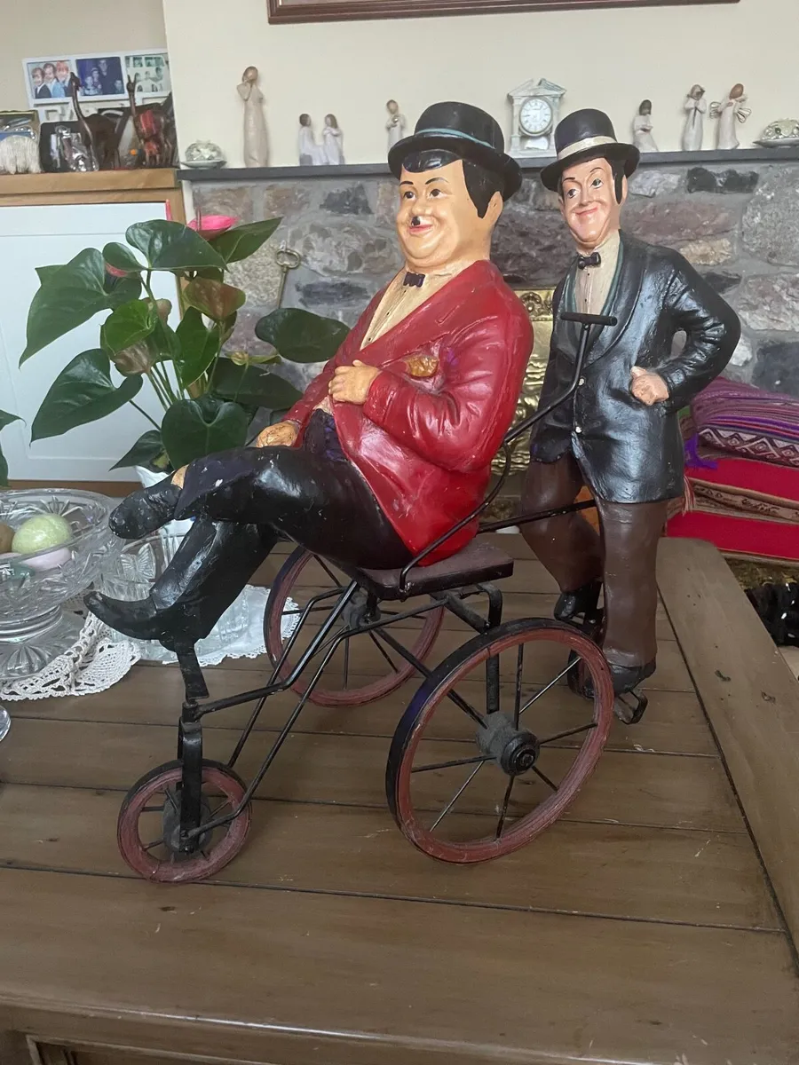 LAUREL AND HARDY ON A TANDEM BIKE