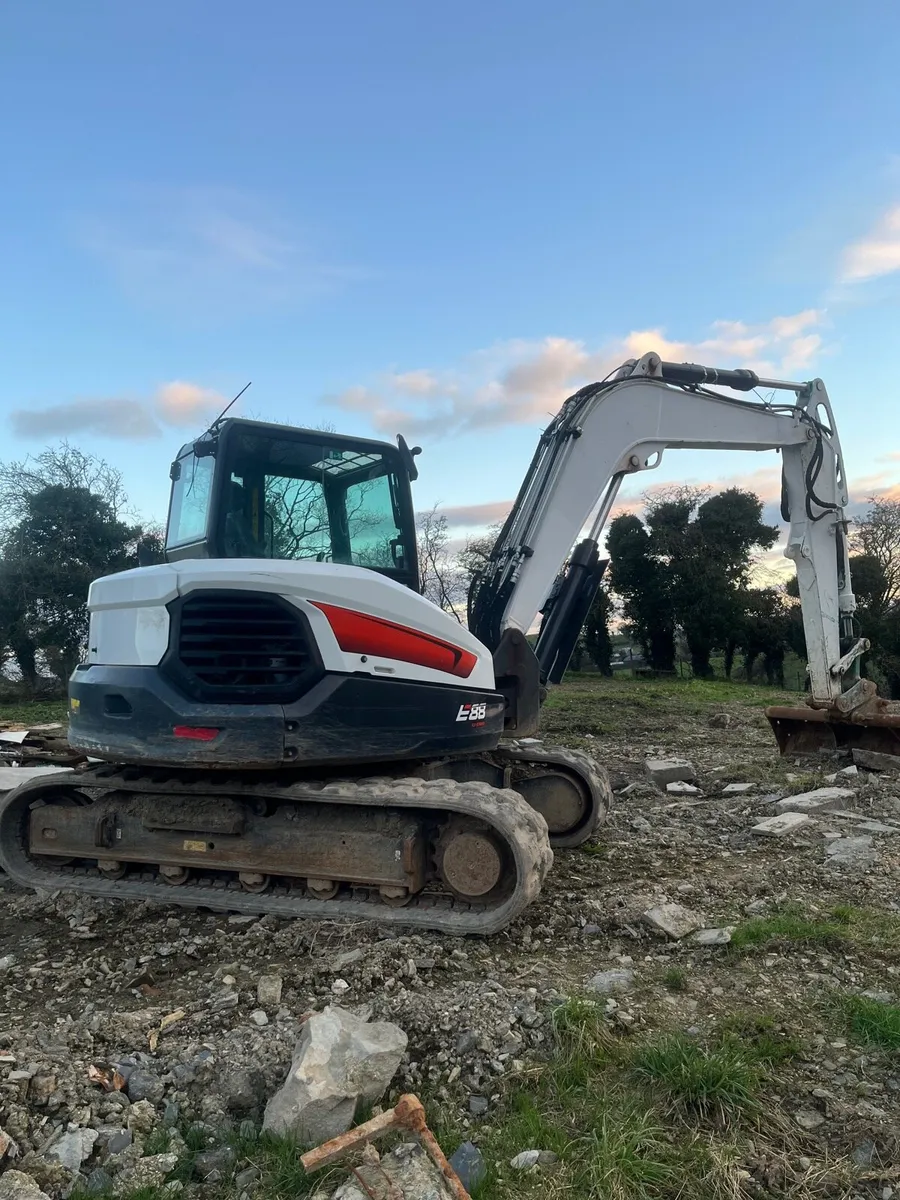 8 Ton Self Drive Digger Hire - Image 4