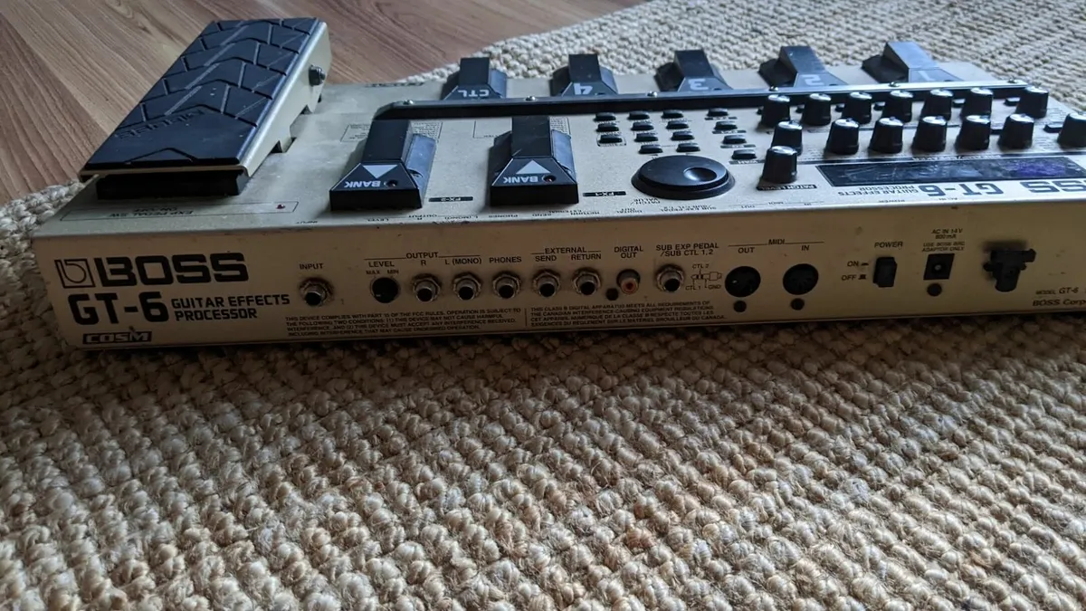 Boss GT6 Guitar Multi FX Pedal - Image 2