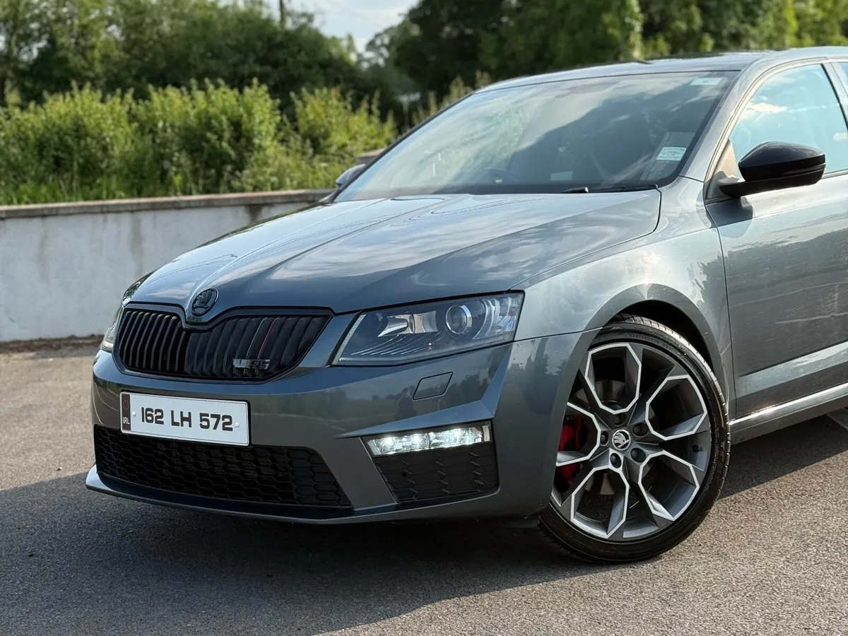 SKODA OCTAVIA VRS LOW KM - Image 4