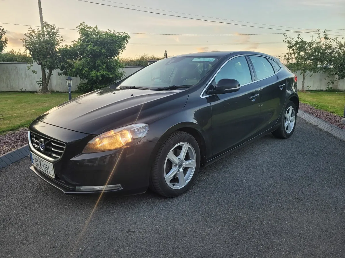 2015 VOLVO V40 1.6 DIESEL - Image 1