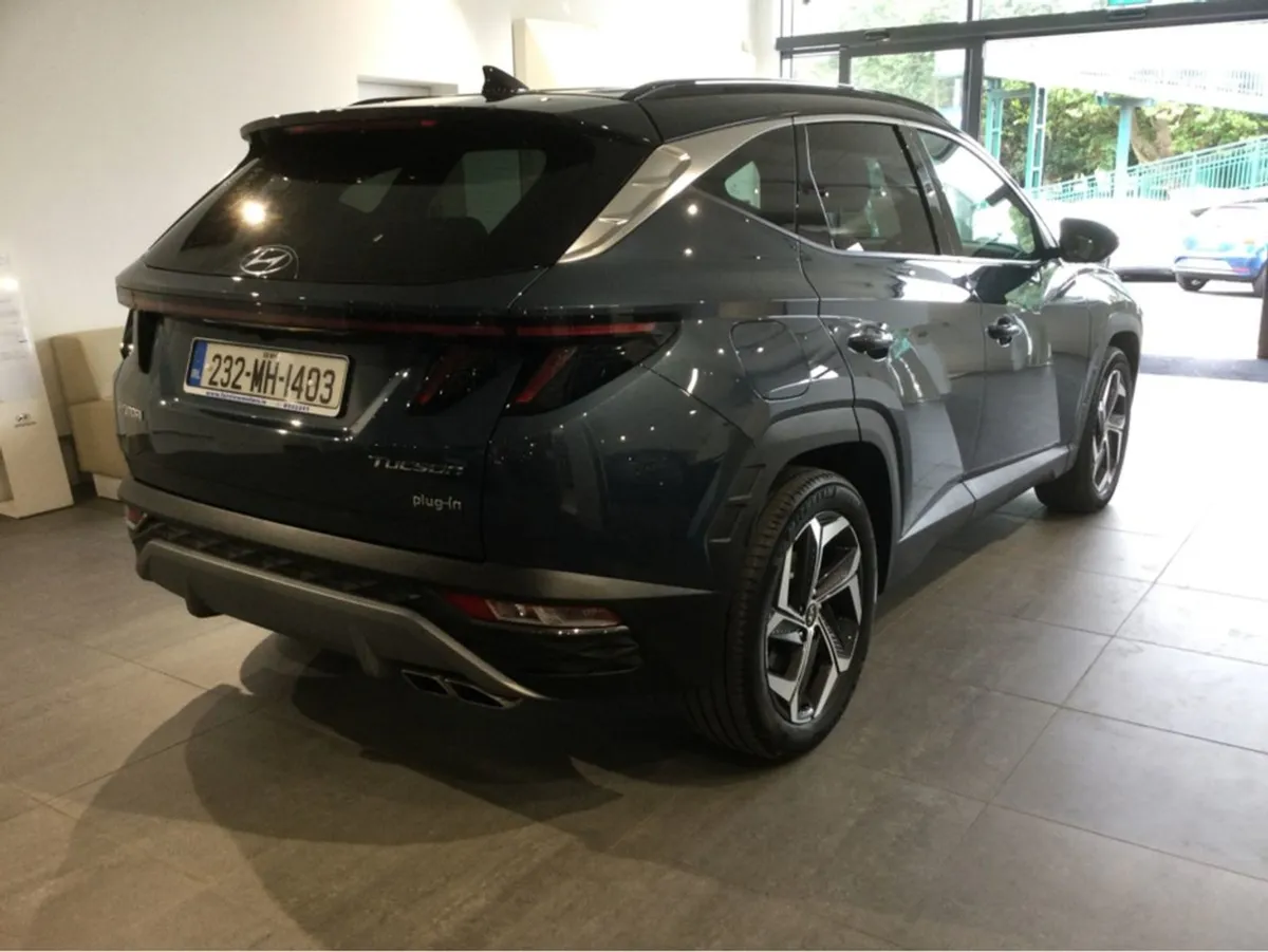 Hyundai Tucson Executive Plus Plug IN Hybrid - Image 2