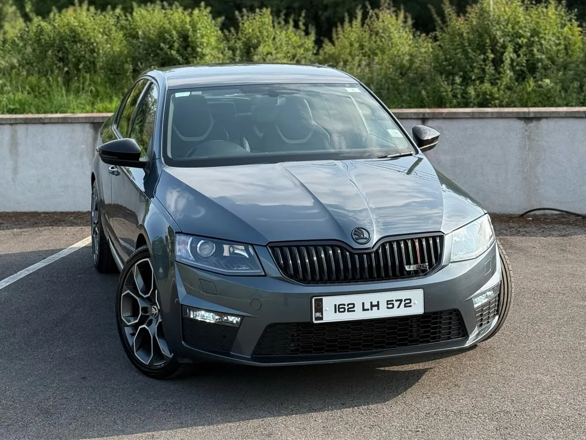 SKODA OCTAVIA VRS LOW KM - Image 2