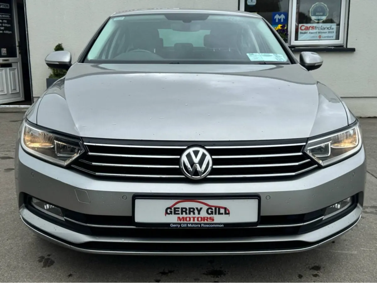 Volkswagen Passat Highline 2.0 TDI Manual 6speed - Image 2