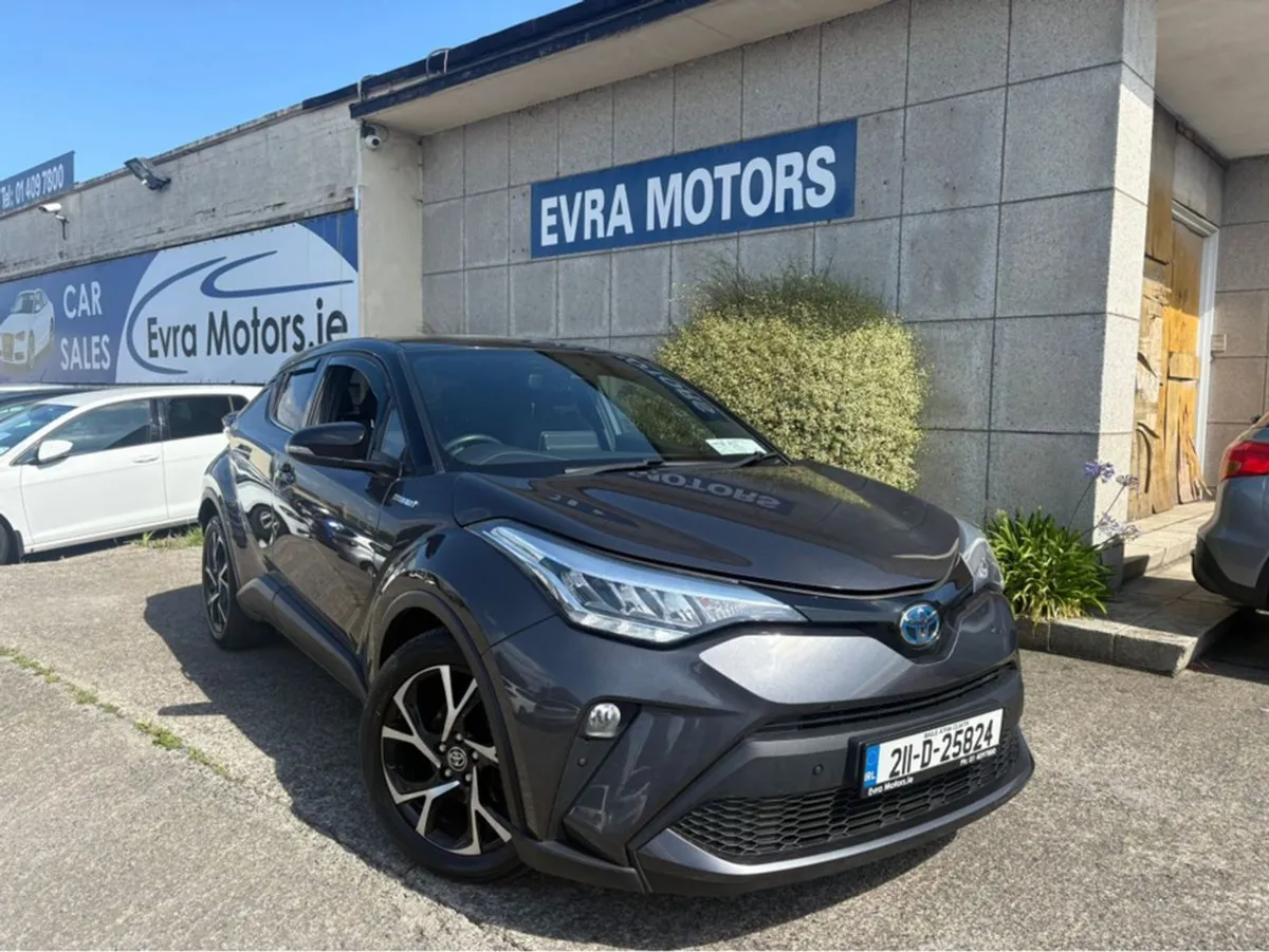 Toyota C-HR Automatic 1.8 Hybrid Sport Bi-tone - Image 1