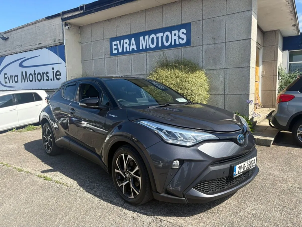 Toyota C-HR Automatic 1.8 Hybrid Sport Bi-tone - Image 3