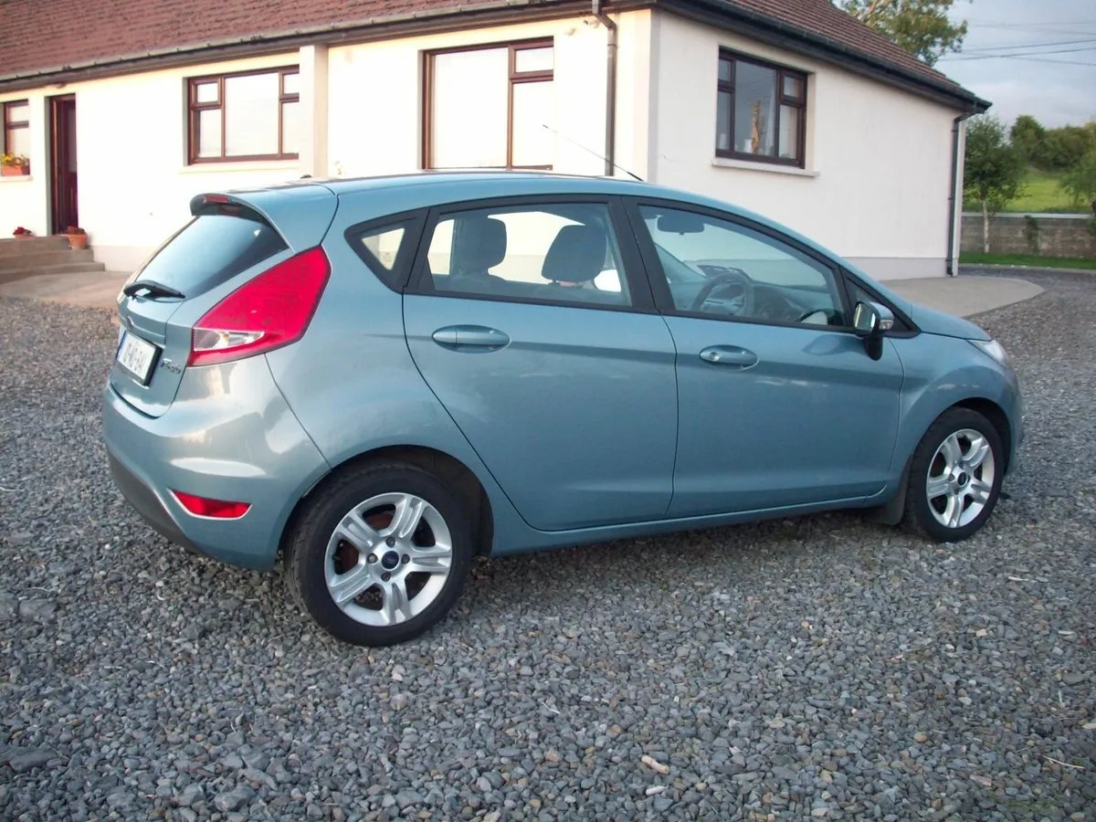 Ford Fiesta 2010 - Image 3