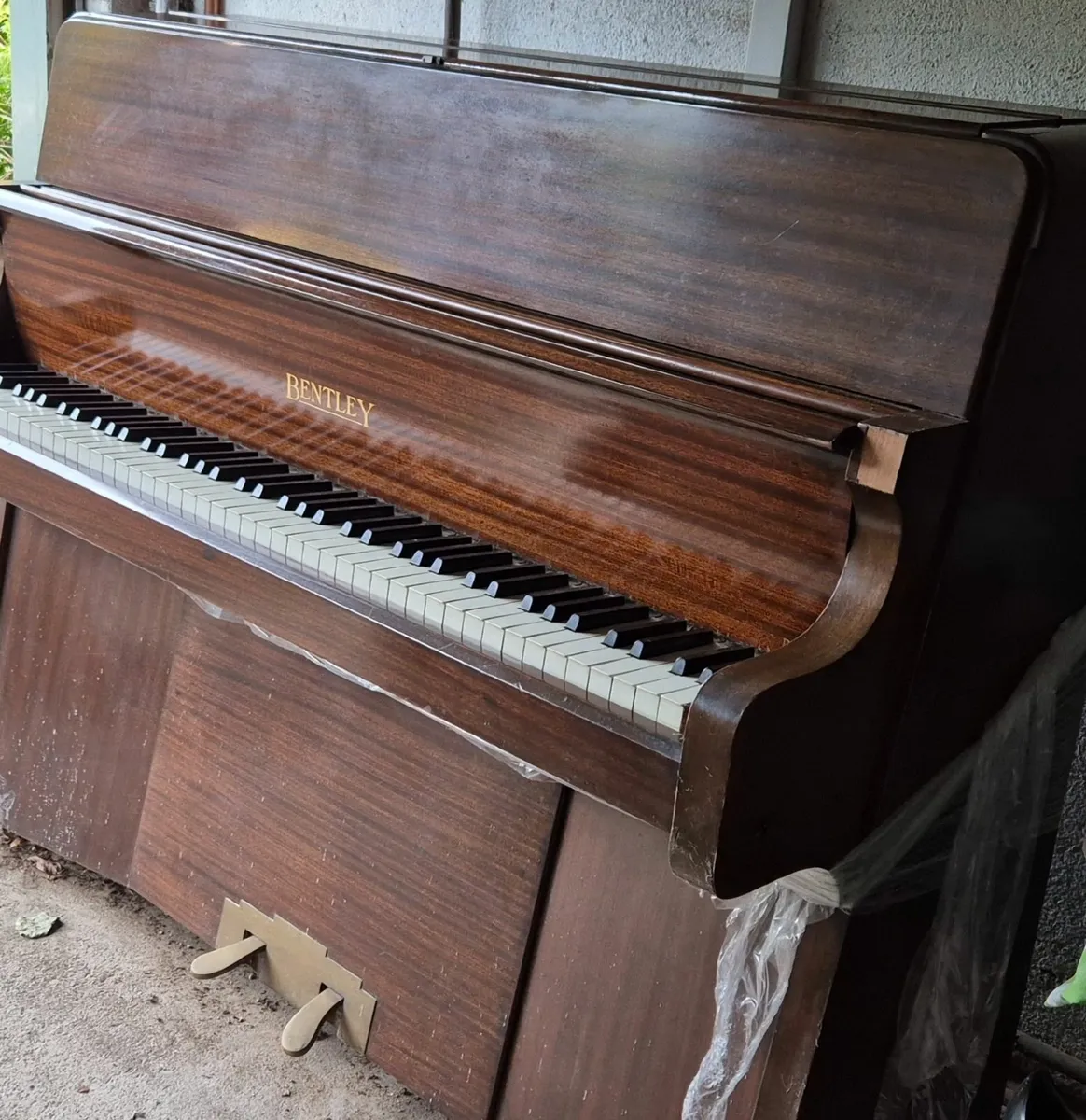 Bentley Piano - Image 1