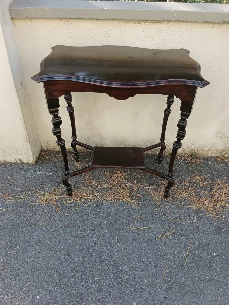 Lovely table, - Image 1