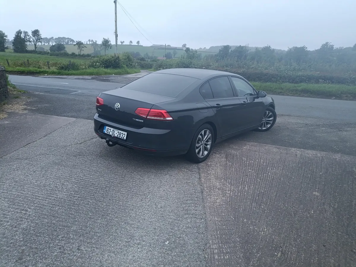 Volkswagen Passat 2016 - Image 3
