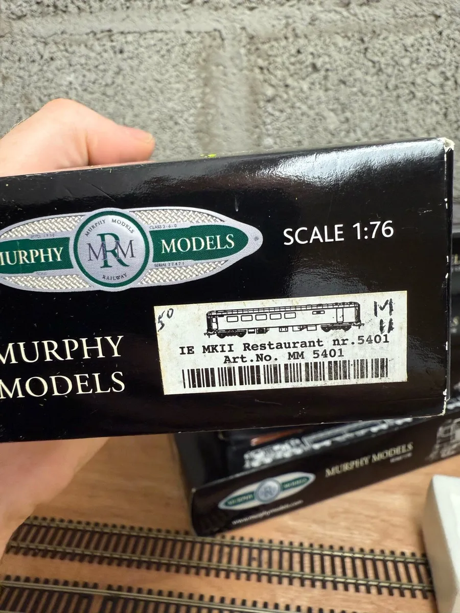 Murphy models coach - Image 3