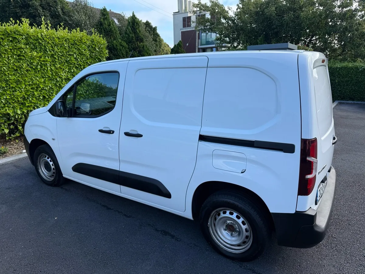 2021 Citroen Berlingo 1.5 HDI Beautiful condition - Image 2