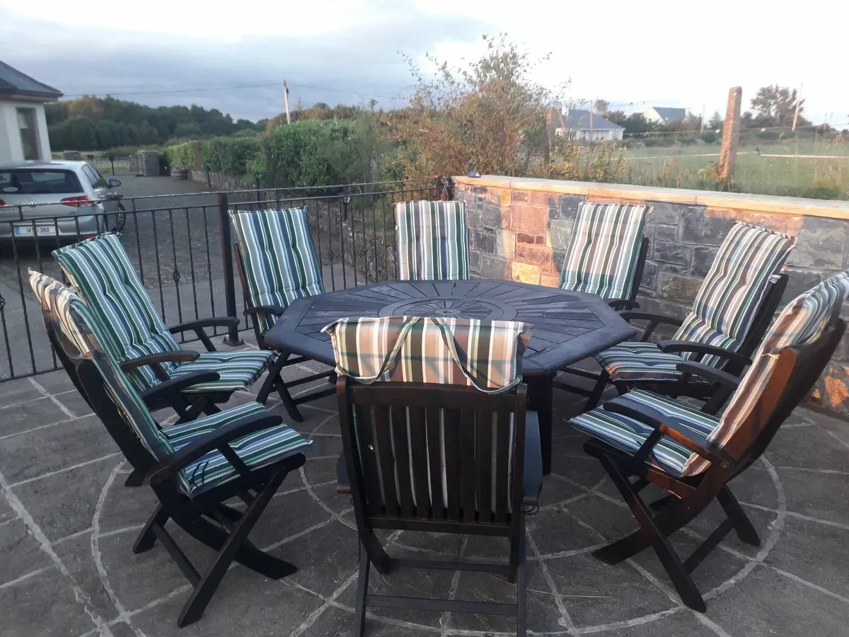 8 seater solid wood folding patio set - Image 1