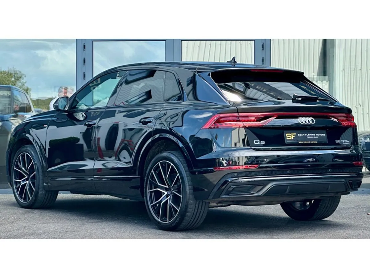 Audi Q8 S LN BLK ED 55tfsi E Q - Image 4