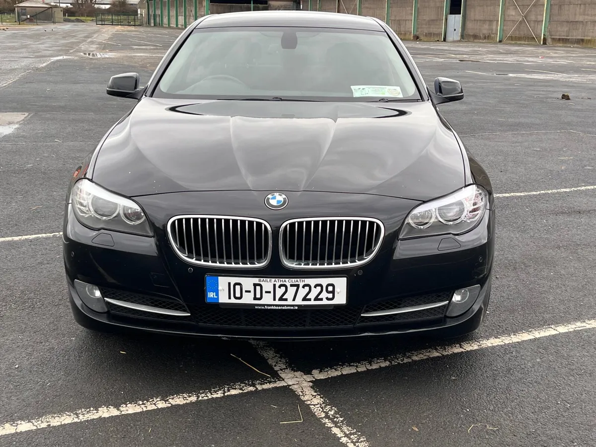 BMW 5-Series 2010 - Image 1