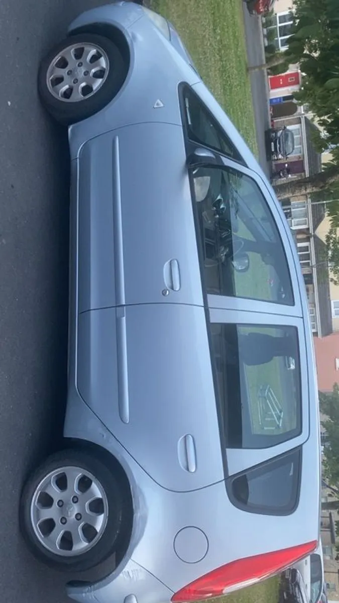 2007 Mitsubishi Colt - Image 2