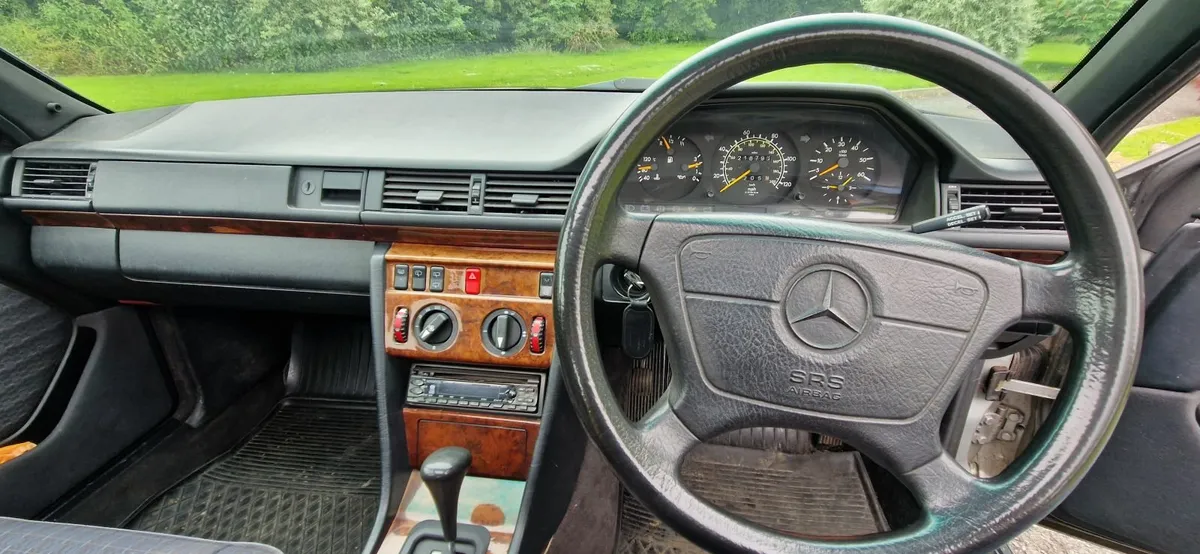 Mercedes-Benz 300 1994 - Image 4