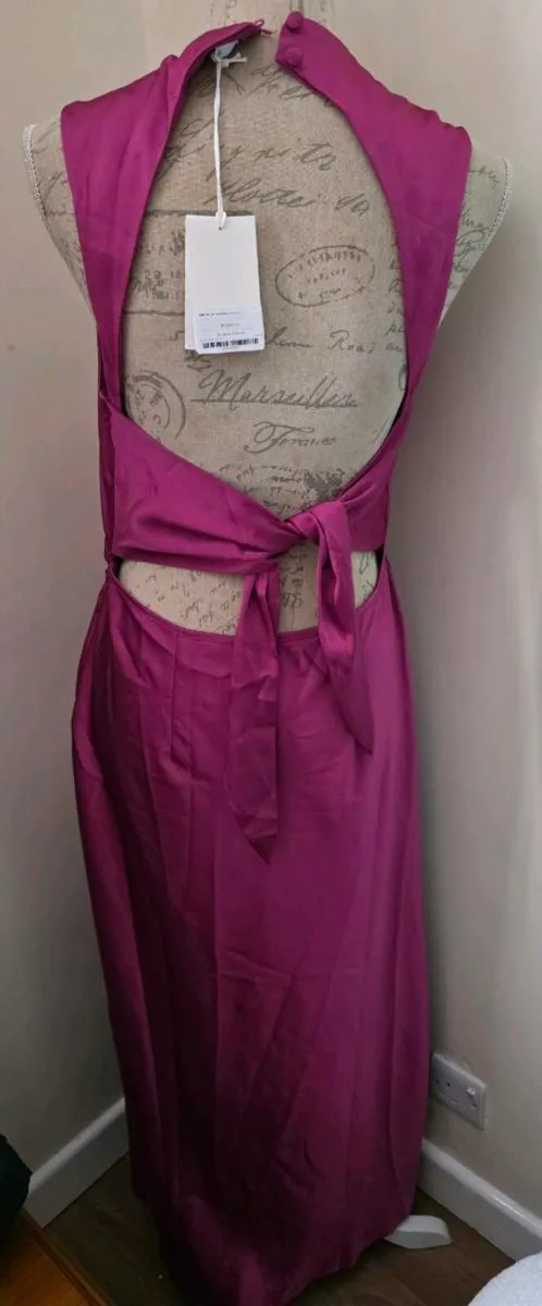 Omnes Nova Dress in Magenta, Ecovero Viscose - Image 3
