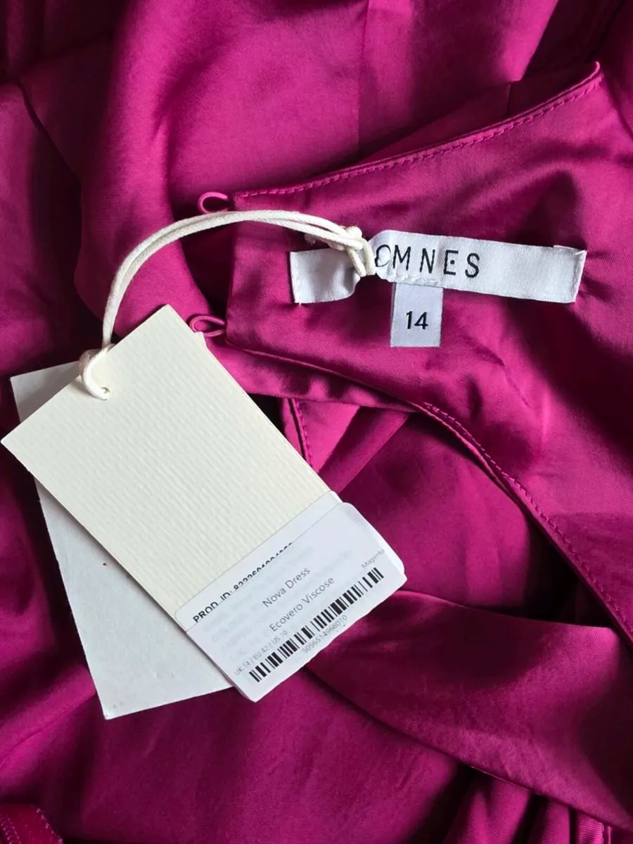 Omnes Nova Dress in Magenta, Ecovero Viscose - Image 4