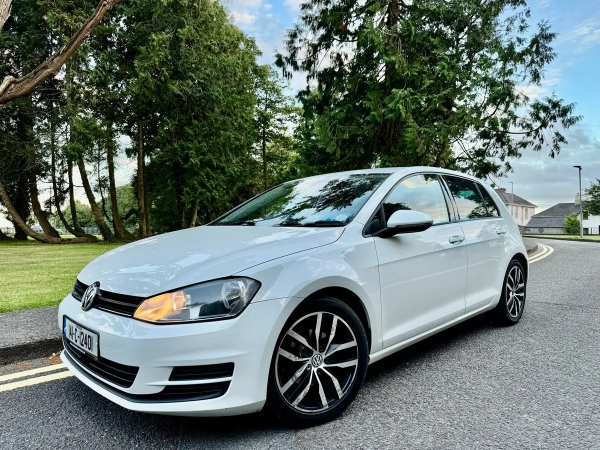 2014 Volkswagen Golf - Image 2