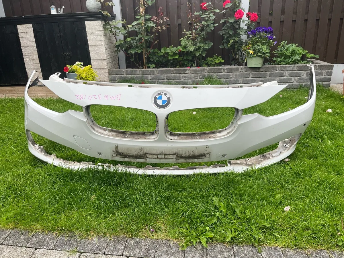 Front bumper BMW 330e - Image 1