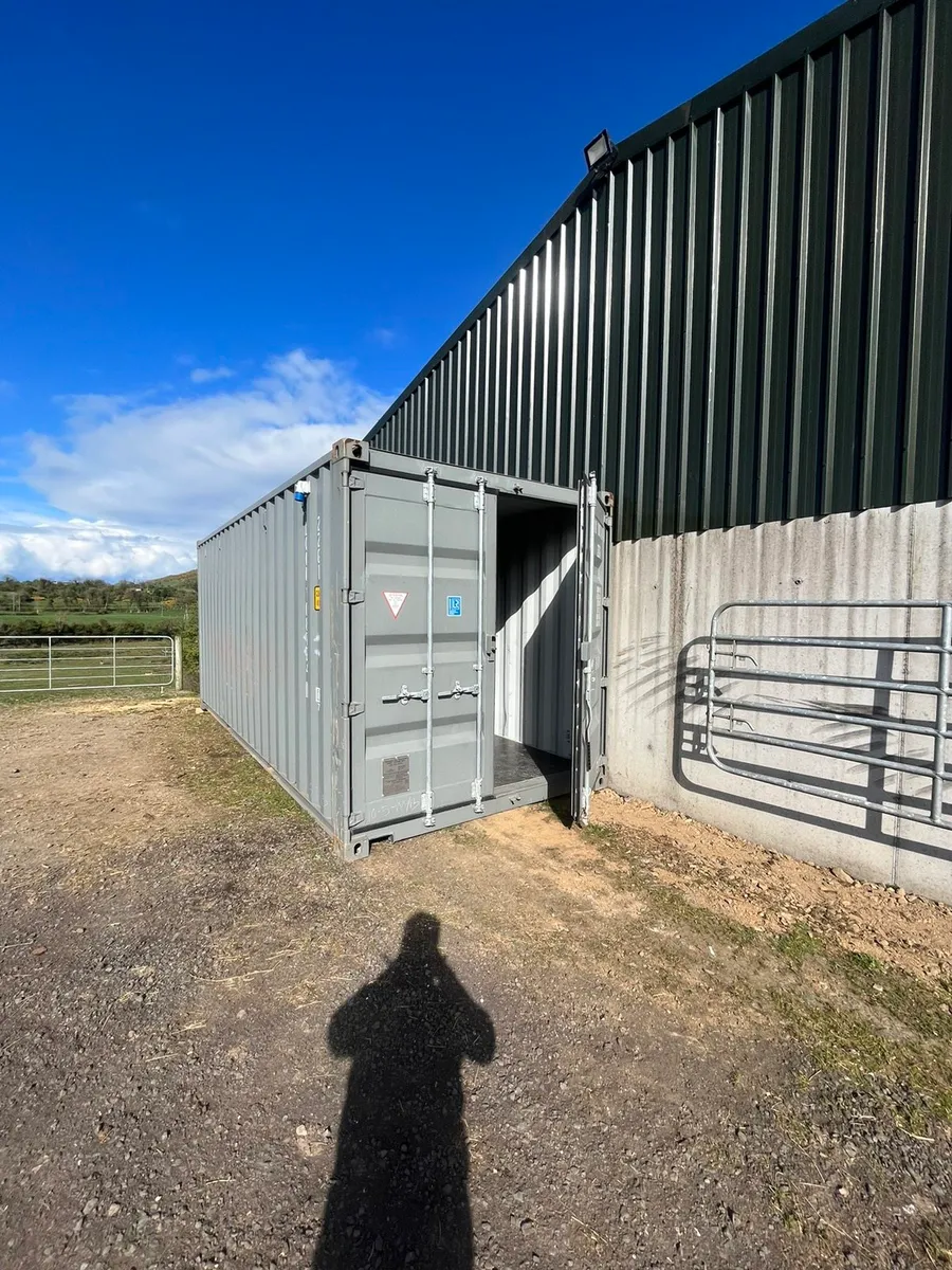 20ft shipping container - Image 1