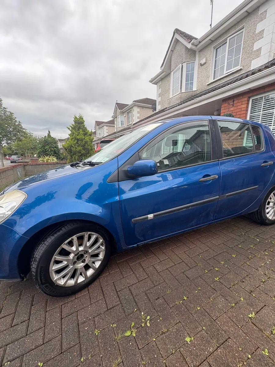 Renault Clio 2009 - Image 1