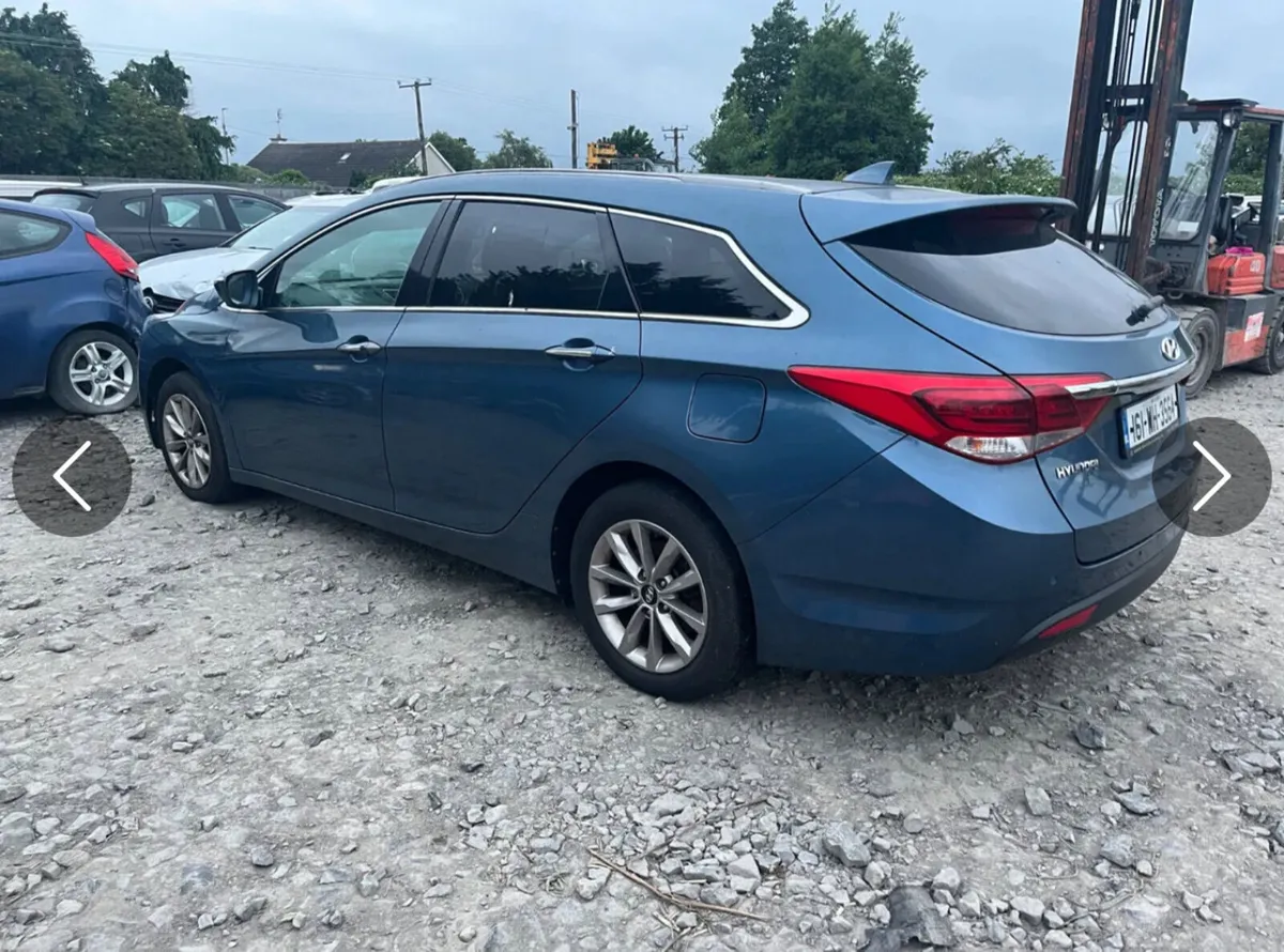 2016 Hyundai i40 High Spec engine damage - Image 3