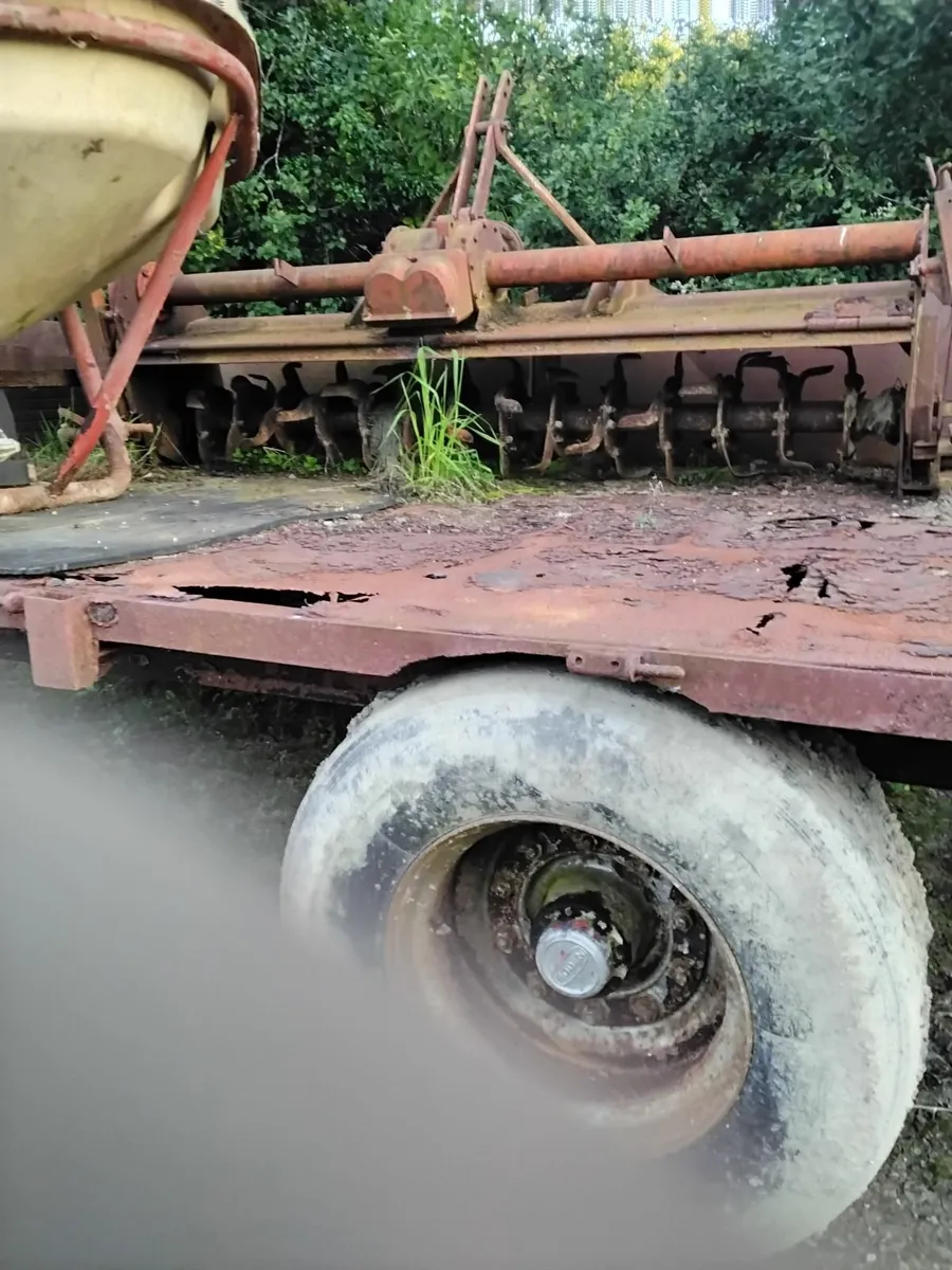 Bale trailer - Image 2