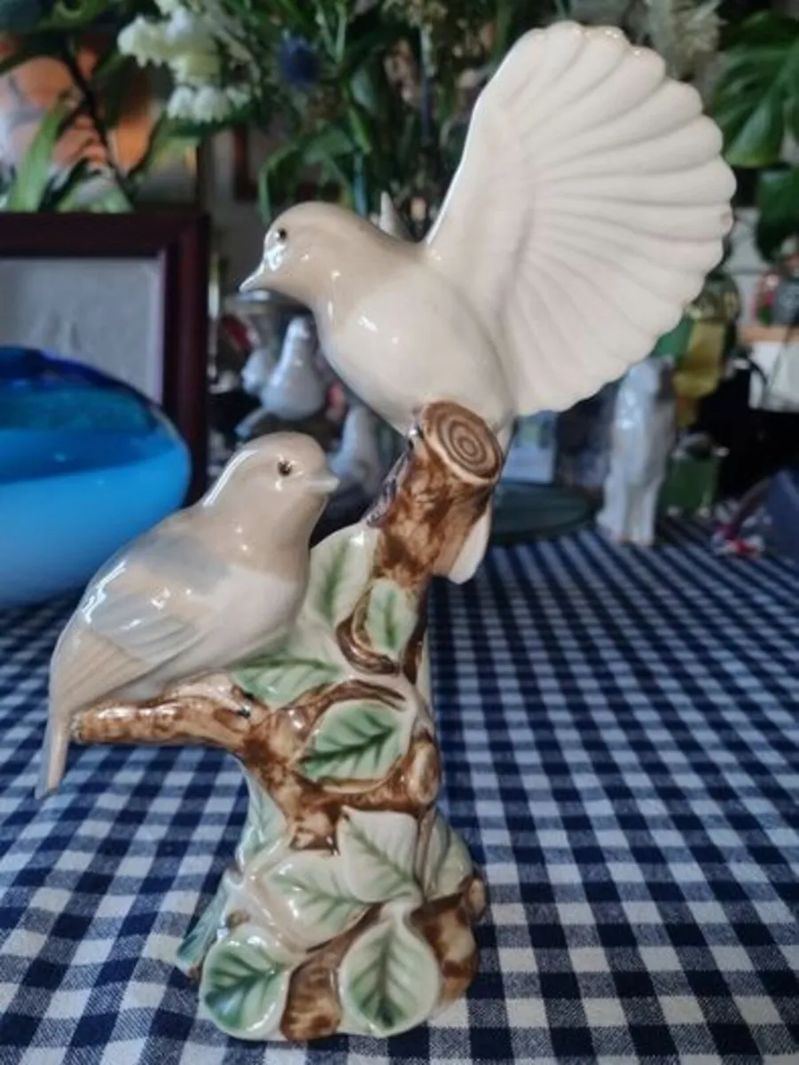 Vintage figurine of two birds - Image 2