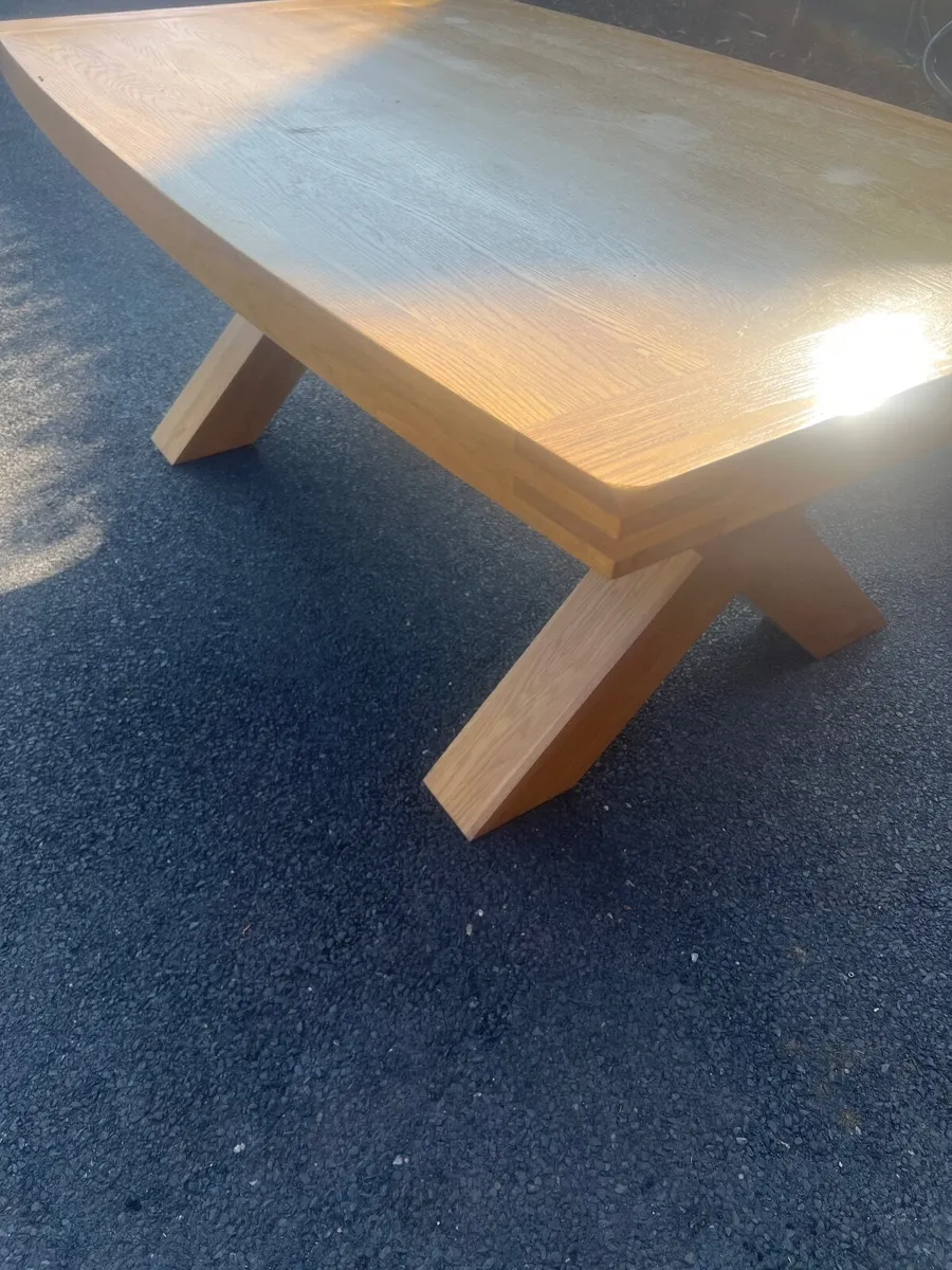 Dining table - Image 1