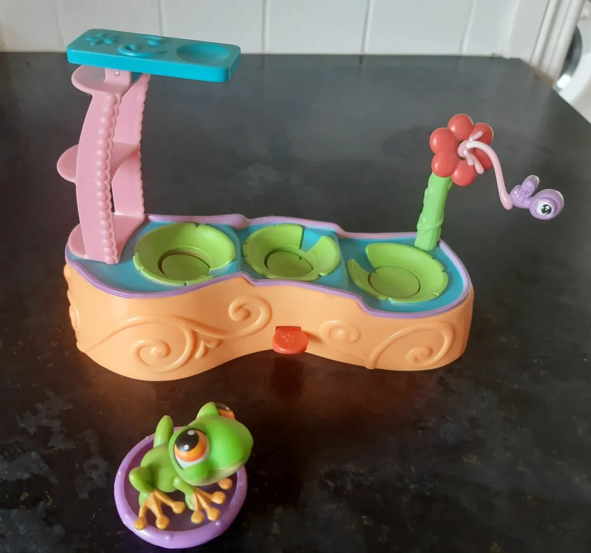 Littlest Pet Shop Leapin Lagoon Playset - Image 1