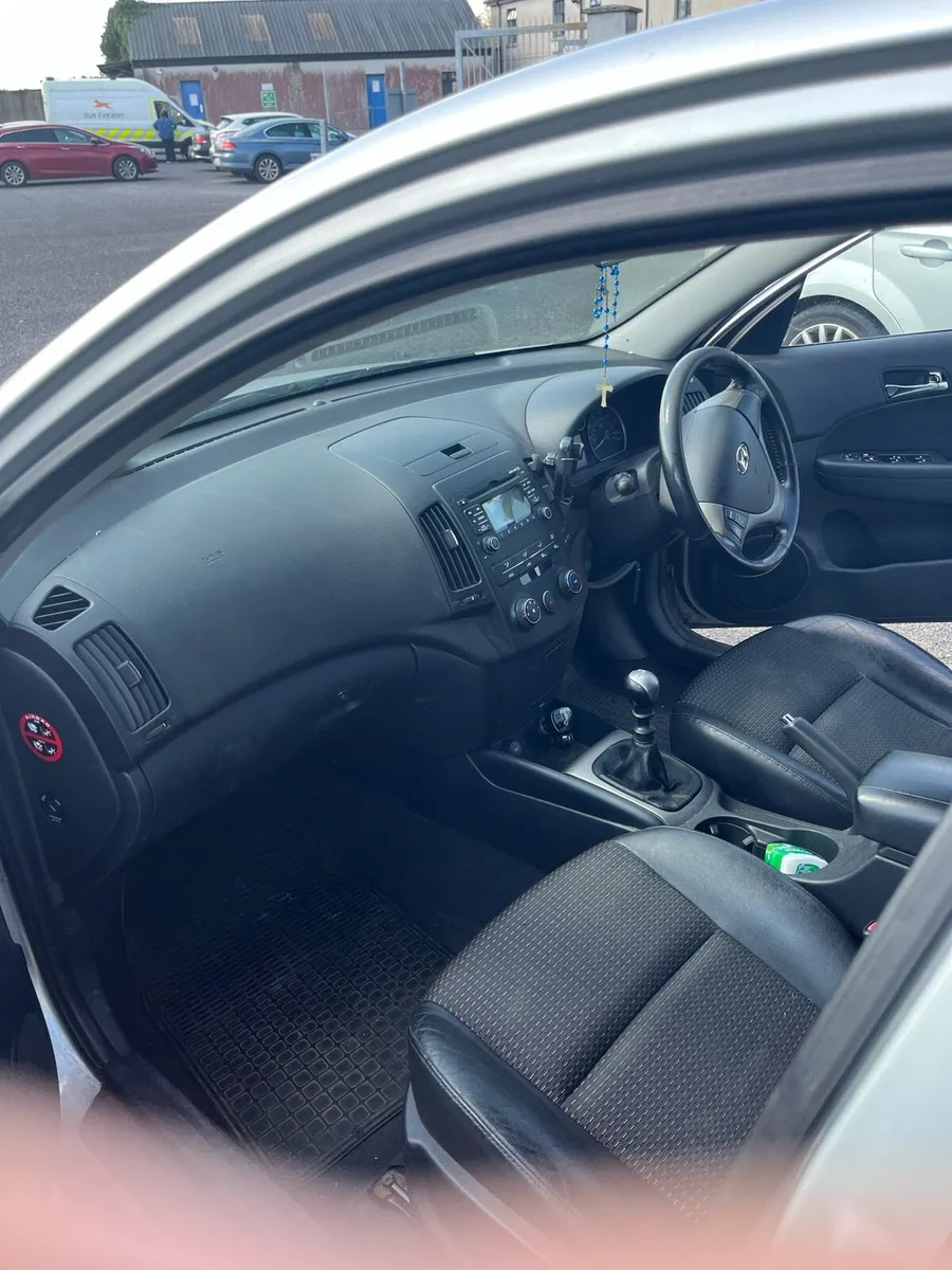 Car - Image 3