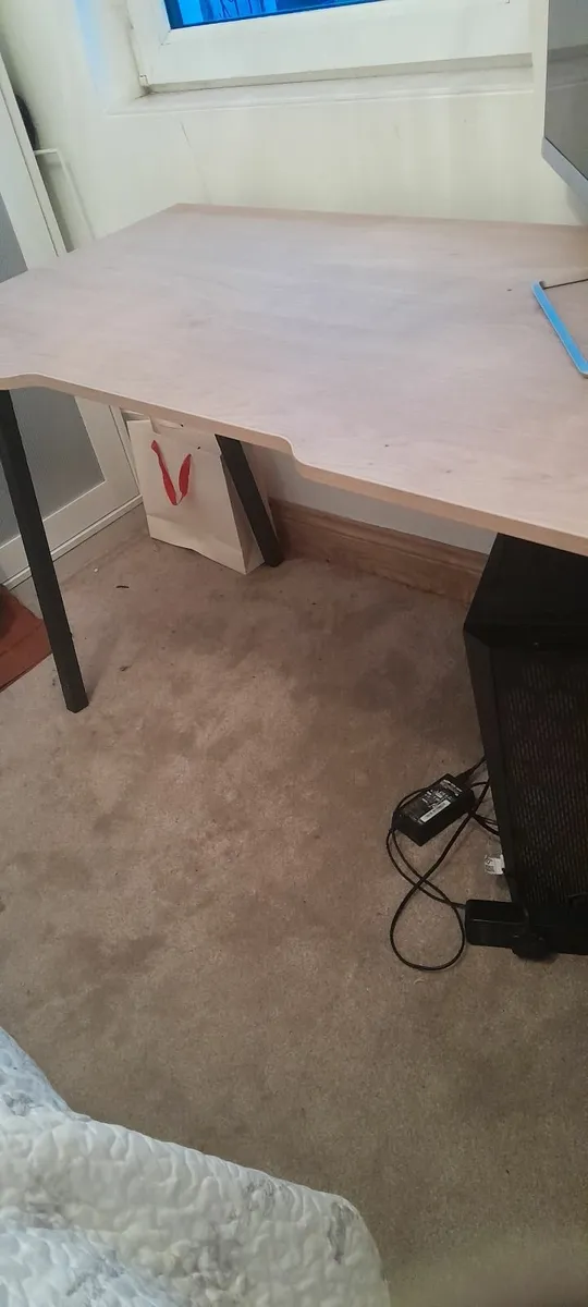 Desk - Image 2