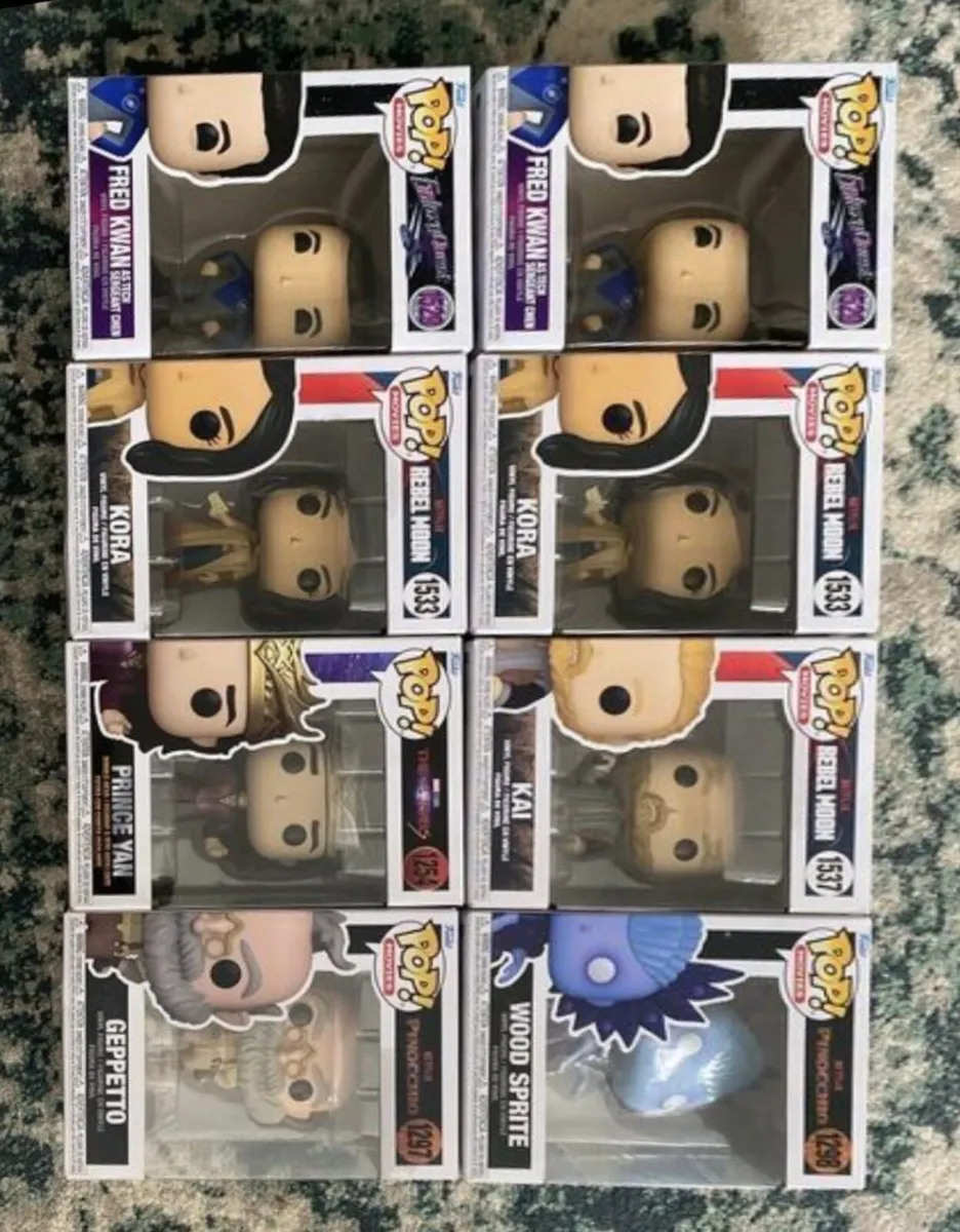 8 funko pops - Image 1