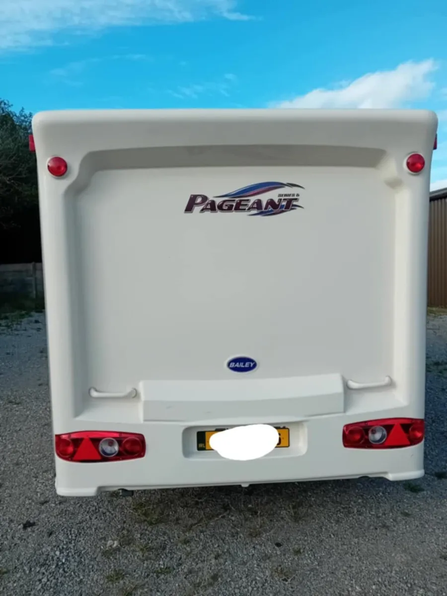 FANTASTIC FIXED BED 4 BERTH BAILEY PAGEANT SERIE-5 - Image 3
