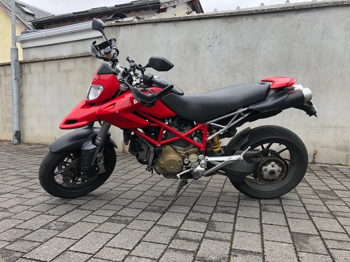 Ducati Hypermotard 1100 - Image 1